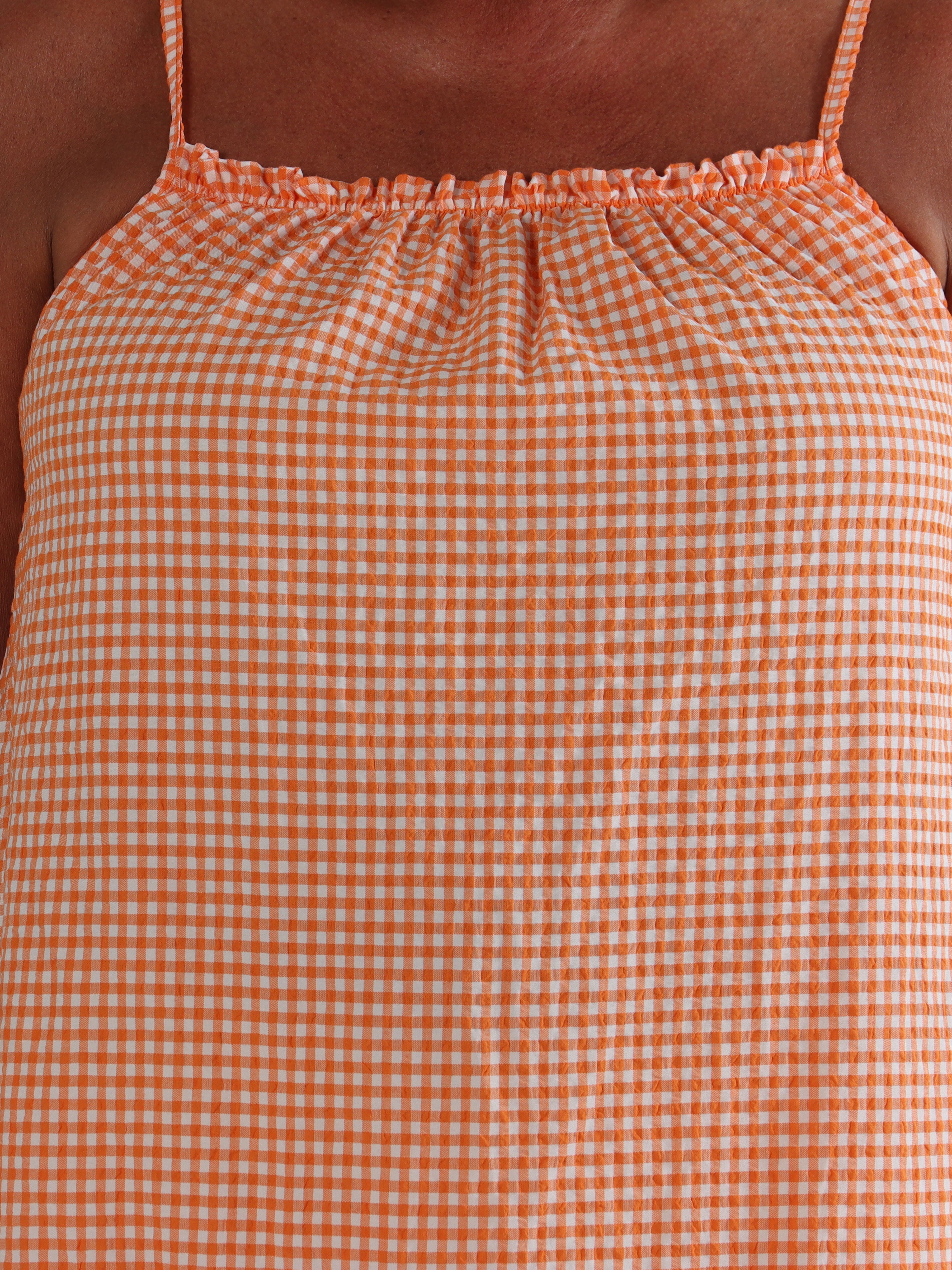Solero Check - Plus size stropkjole i let og luftig bæk og bølge med klassiske tern